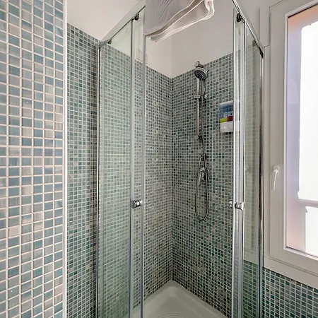 Peroni - View House *