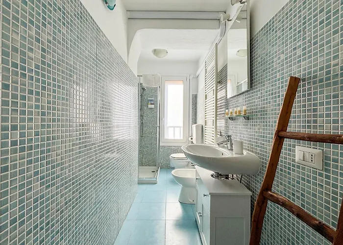 Peroni - View House *