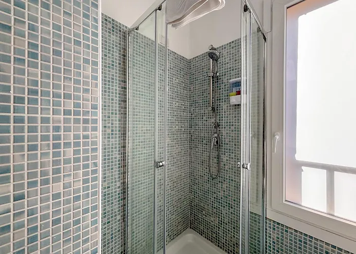 Peroni - View House *